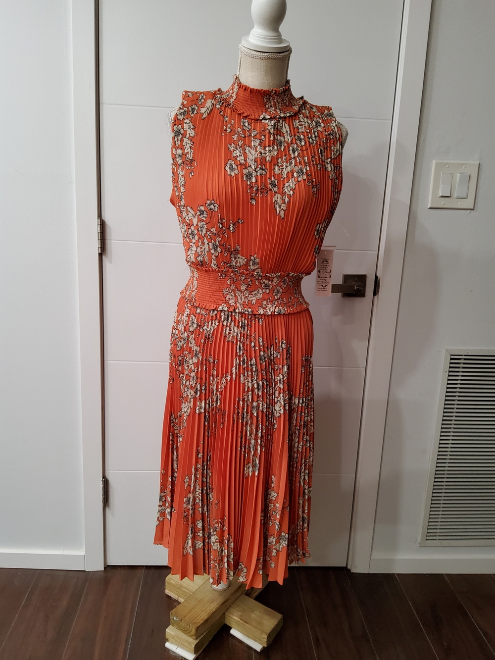 Nanette Lepore Pleated Fire Starter Floral Sleeveless Midi Dress Size 12